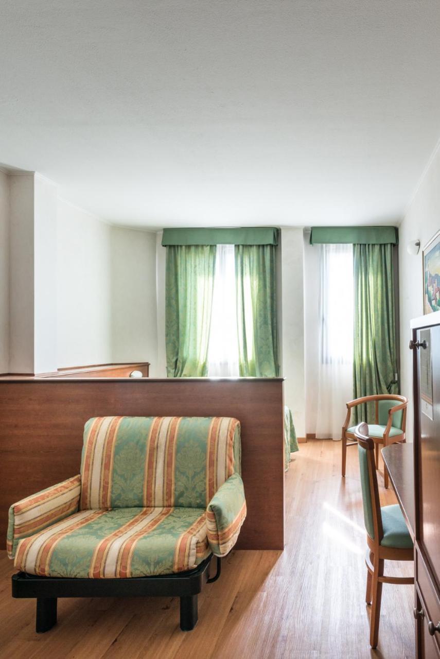פיובה די סאקו Point Hotel מראה חיצוני תמונה