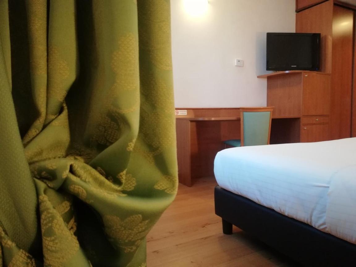 פיובה די סאקו Point Hotel מראה חיצוני תמונה
