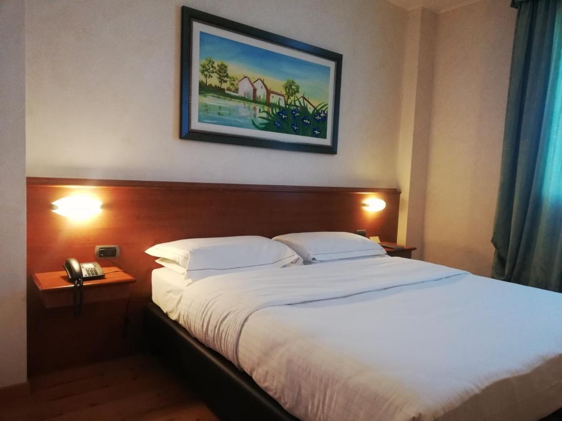 פיובה די סאקו Point Hotel מראה חיצוני תמונה